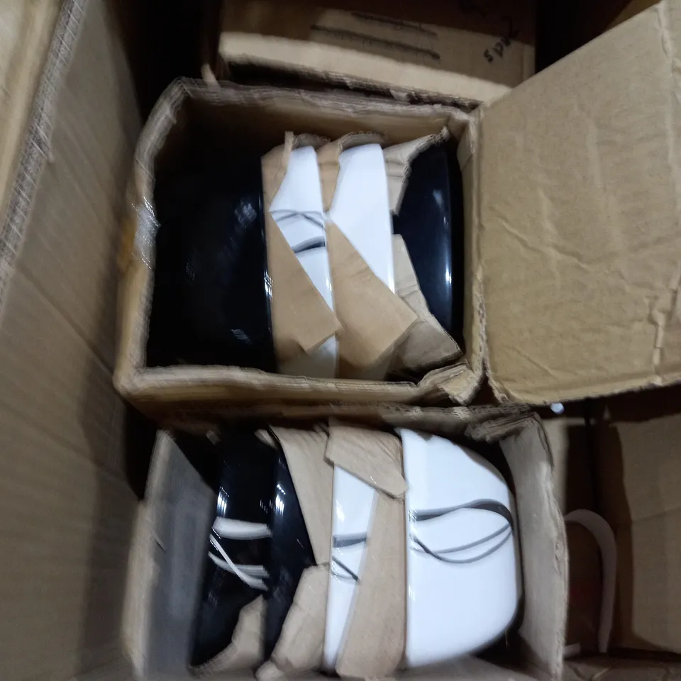PALLET OF ASSORTED CROCKERY ITEMS TO INCLUDE CERAMIC MUGS, BOWLS, AND PLATES.