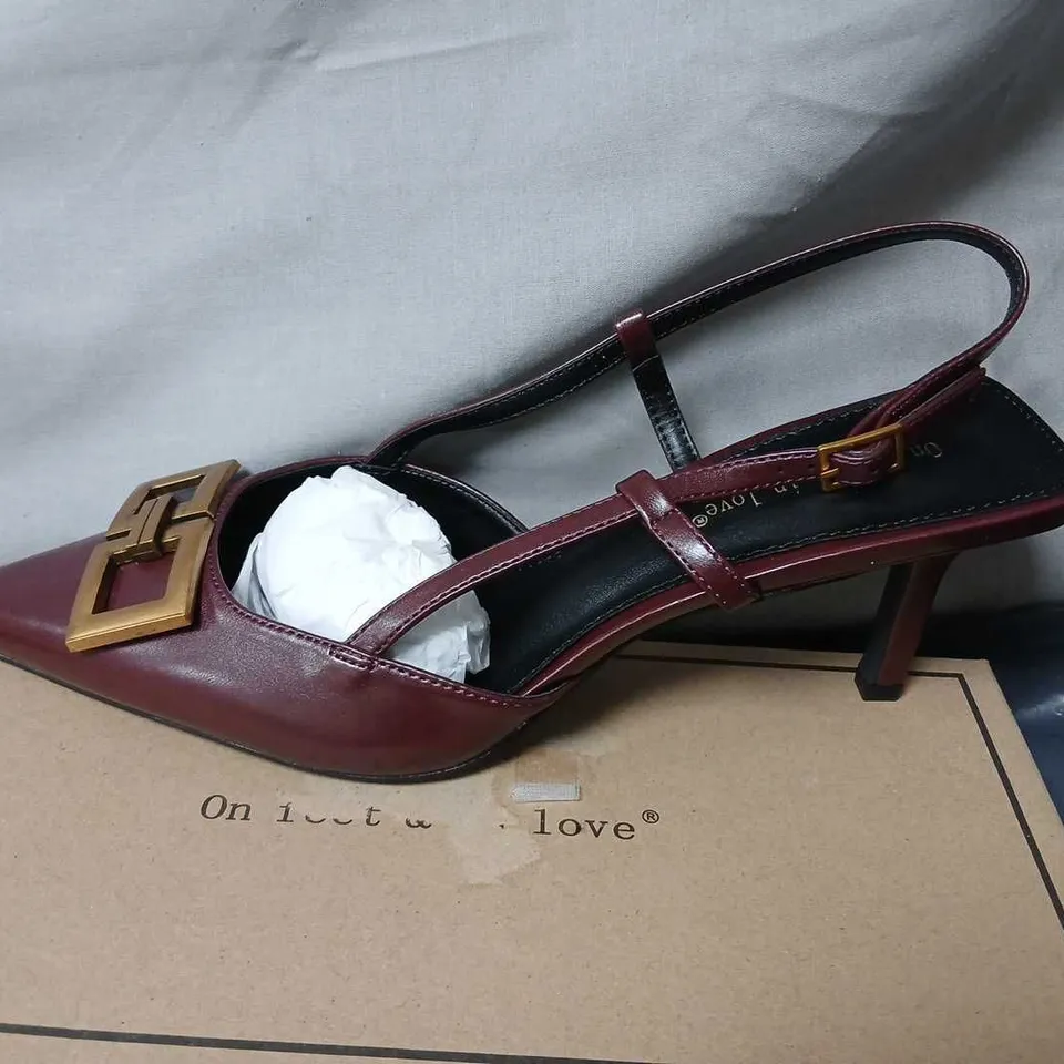 ON FEET IN LOVE BURGUNDY SLINGBACK HIGH HEEL SANDALS WITH GOLD BUCKLE, WOMEN'S 