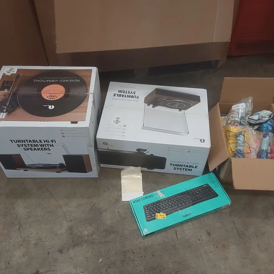 PALLET CONTAINING A VERY LARGE QUANTITY OF ASSORTED ITEMS INCLUDING: TURNTABLE HI-FI SYSTEM WITH SPEAKERS, TURNTABLE SYSTEM, LOGITECH KEYBOARD, PARTY GAMES ECT