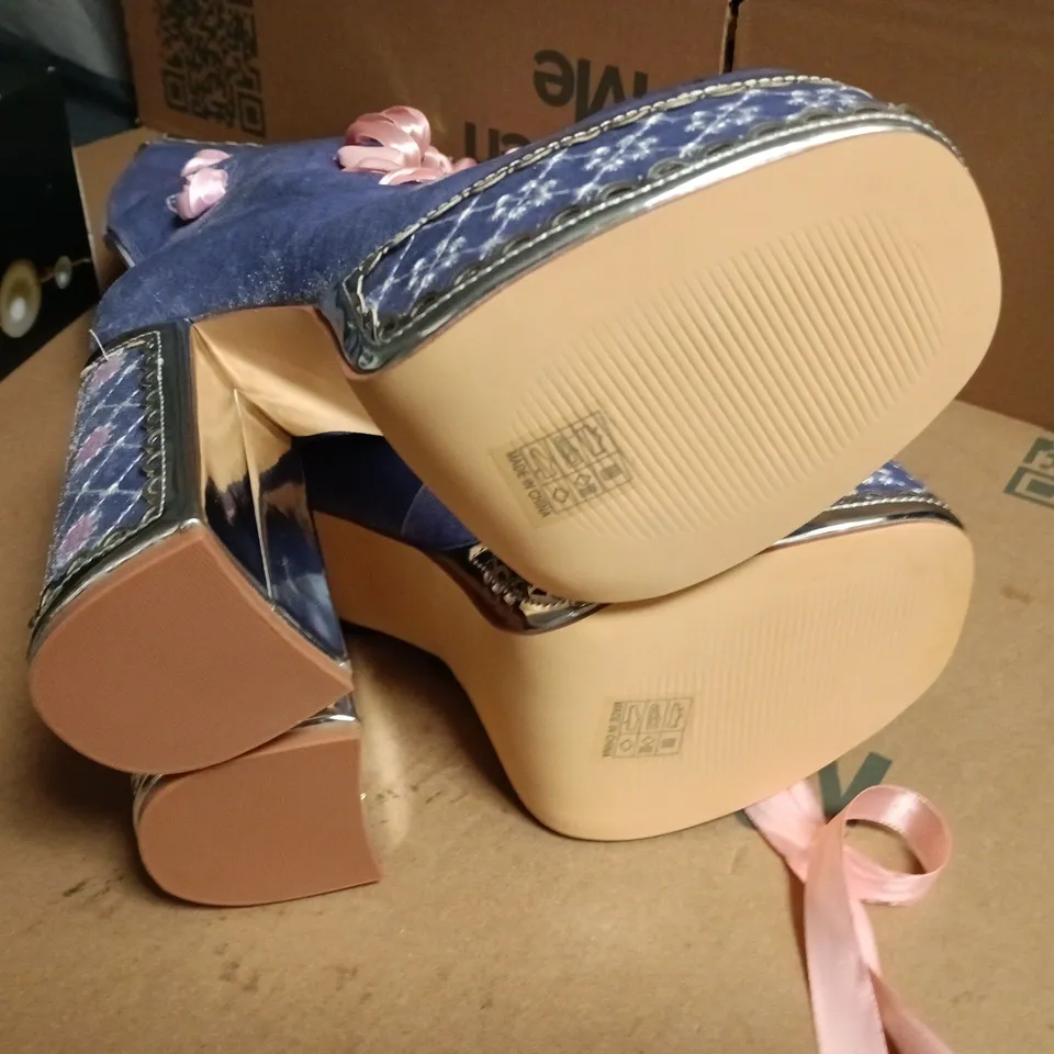 BOXED PAIR OF KOI GUILTLESS GHOST LACE UP PLATFORM LONG BOOTS IN LILAC SIZE UK 5