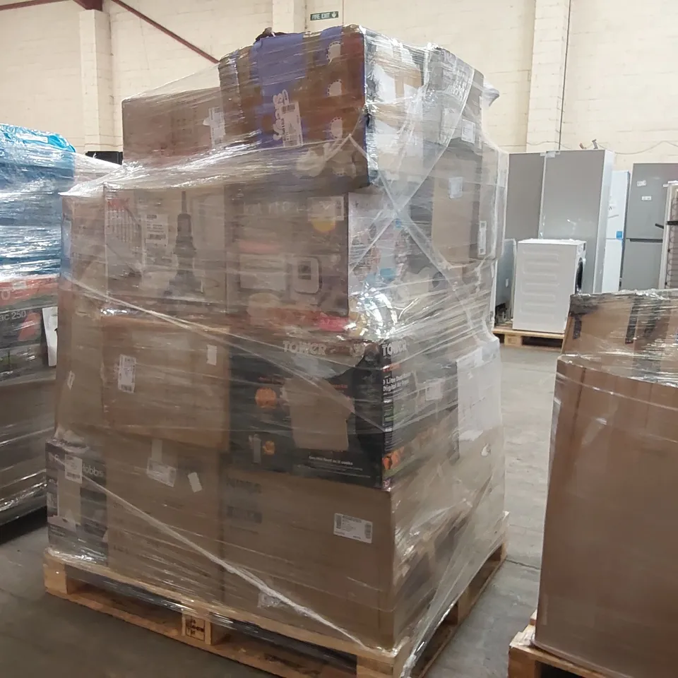 PALLET OF APPROXIMATELY 28 UNPROCESSED RAW RETURN HOUSEHOLD AND ELECTRICAL GOODS TO INCLUDE;