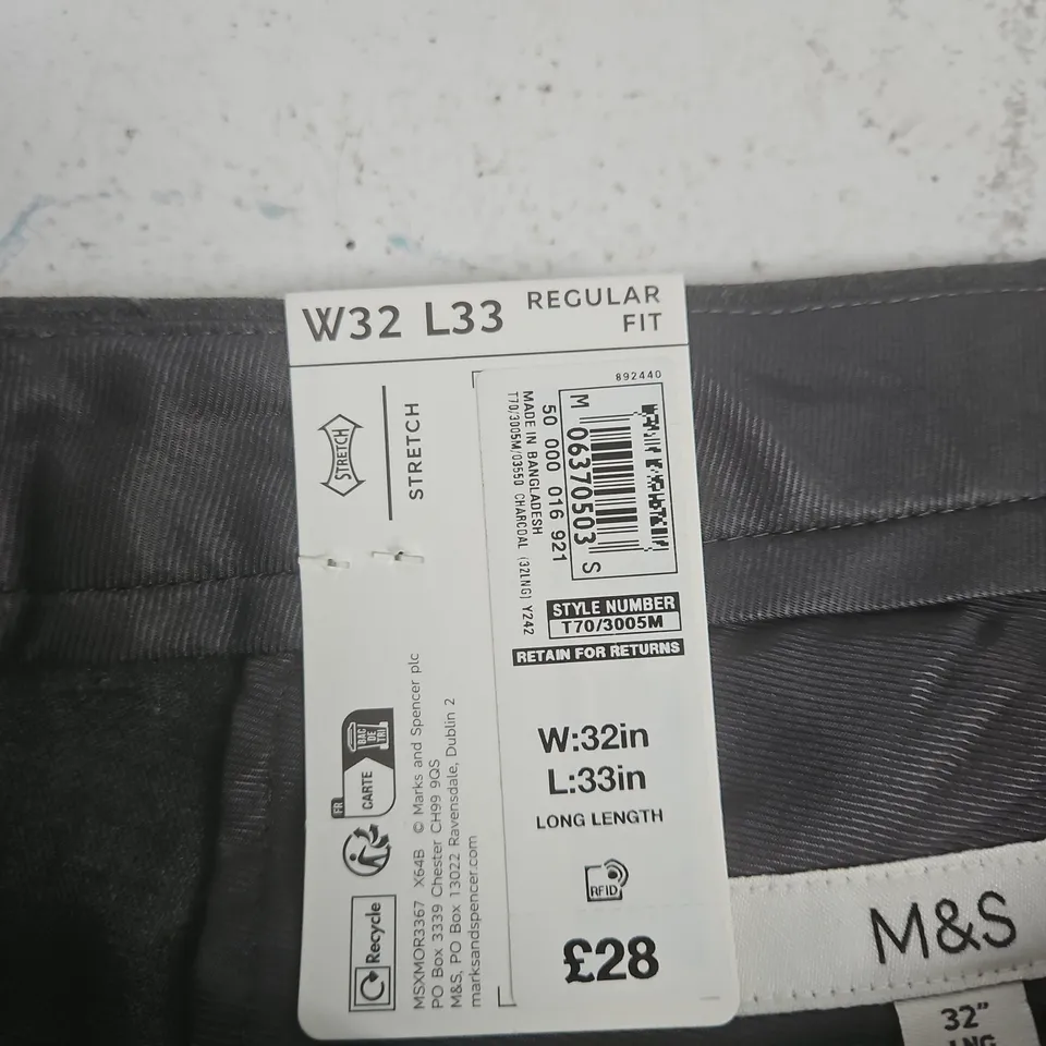 M&S MEN'S TROUSERS – REGULAR FIT, 32W X 33L, GREY