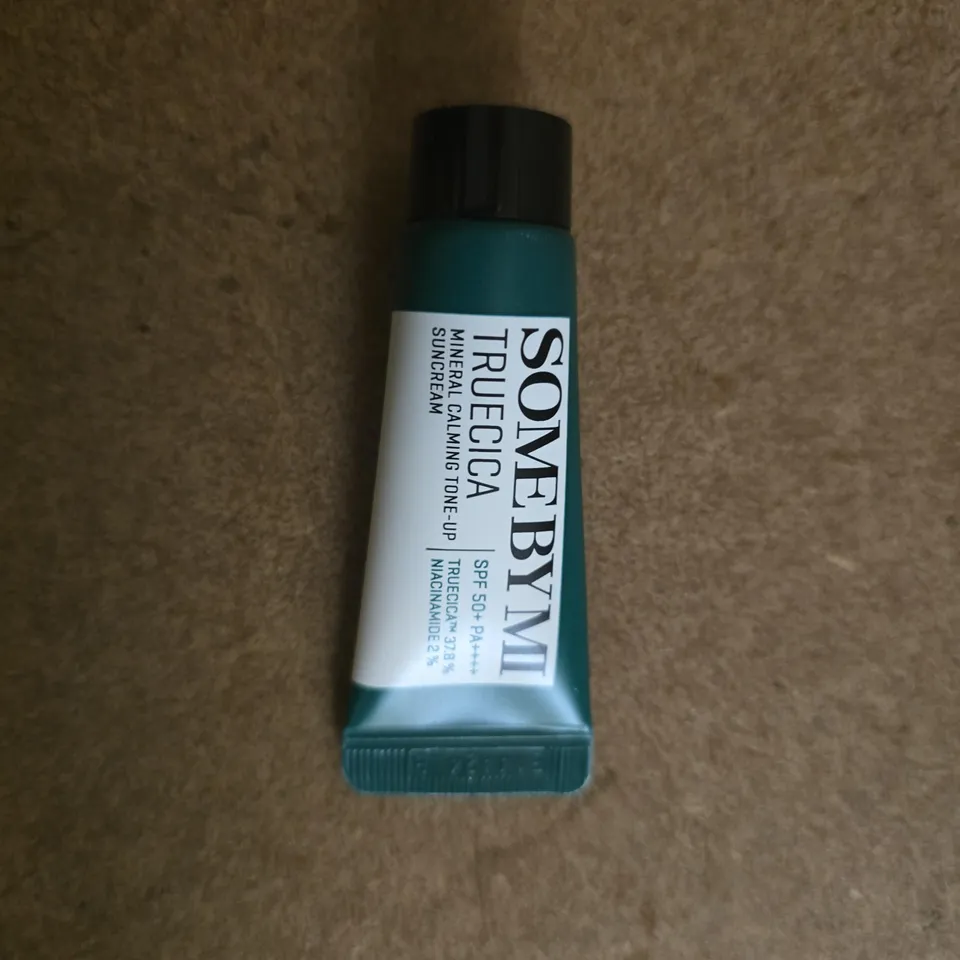 SOME BY MI TRUECICA MINERAL CALMING TONE-UP CREAM SPF50+ PA++++ – TEAL TUBE