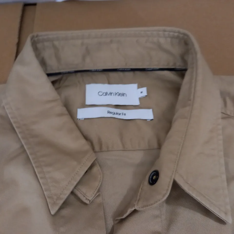 CALVIN KLEIN REGULAR FIT BUTTON FRONT SHIRT - M