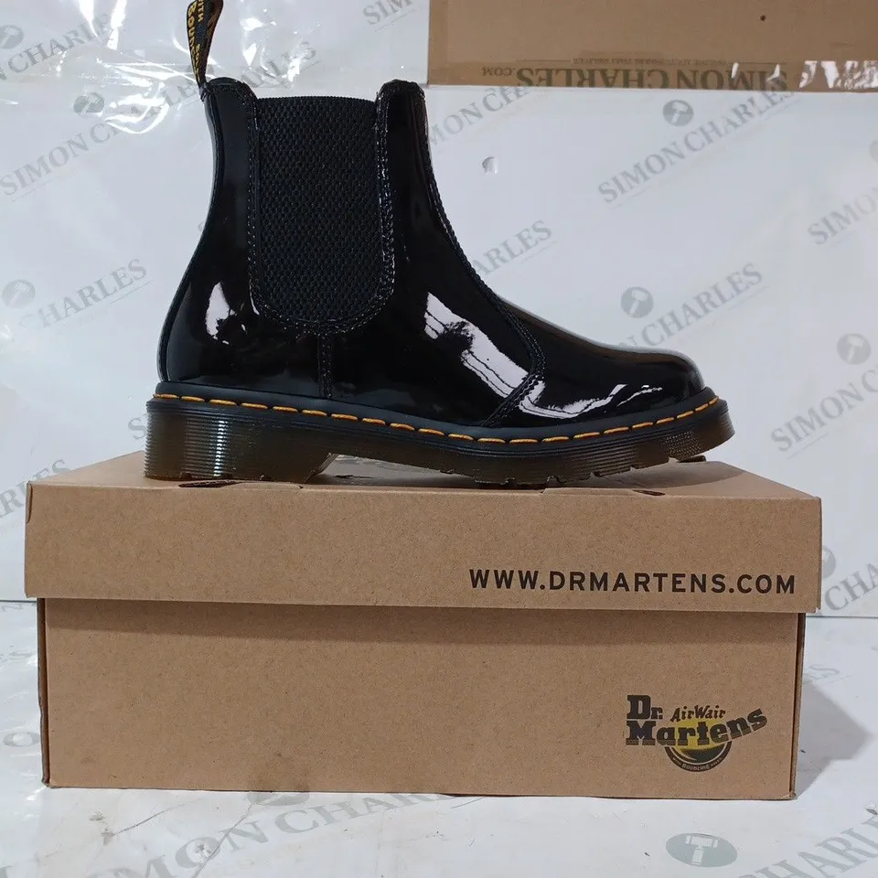 BOXED PAIR OF DR MARTENS ANKLE BOOTS IN BLACK UK SIZE 5