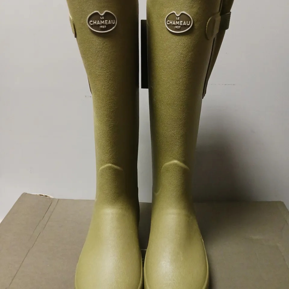 BOXED PAIR OF LE CHAMEAU VIERZONORD NEOPRENE LINED WELLINGTON BOOTS, GREEN - UK SIZE 5