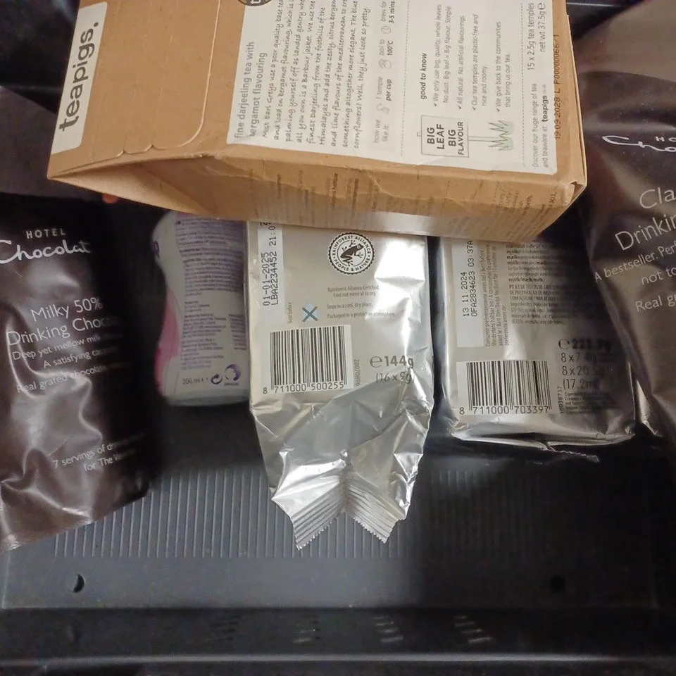 BOX OF APPROX 8 ASSORTED FOOD ITEMS TO INCLUDE - MY PROTEIN CRISP WAFERS - PRIME LEMON LIME - HOTEL CHOCOLAT SELECTION BOX ECT