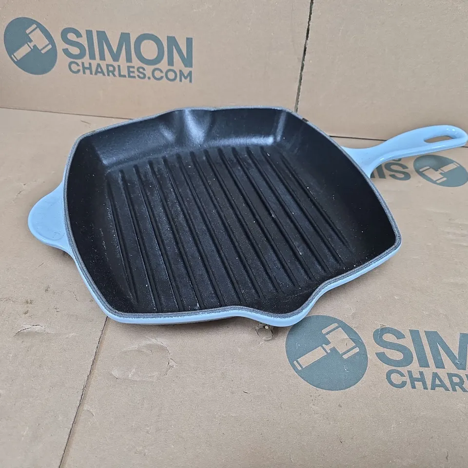 BOXED LE CREUSET SQUARE SKILLET GRILL IN COASTAL BLUE