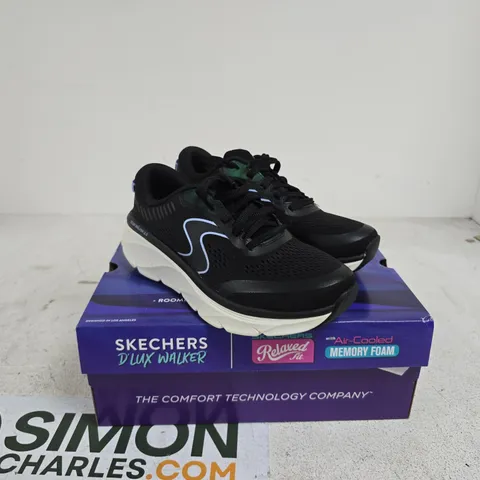 SKECHERS D'LUXE WALKER TRAINER SIZE 6 BOXED