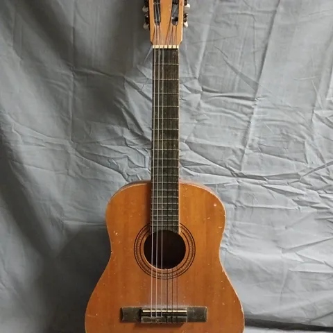 UNBRANDED CLASSICAL ACOUSTIC GUITAR