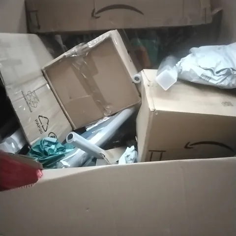 PALLET OF ASSORTED HOUSEHOLD GOODS AND PRODUCTS TO INCLUDE; BLINDS, HOME DECOR, BOXED FURNITURE ETC