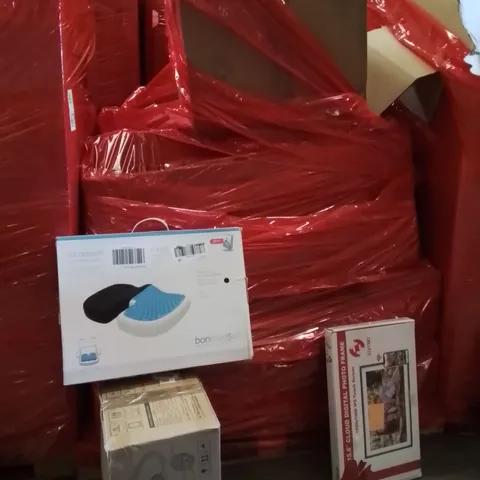 PALLET OF ASSORTED HOUSEHOLD GOODS AND PRODUCTS TO INCLUDE;STEAM CLEANER,SEAT CUSHION,DIGITAL PHOTO FRAME 