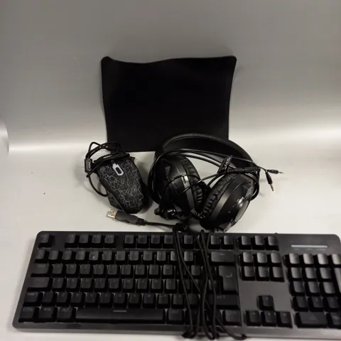 BOXED TECH 4-IN-1 GAMING KIT