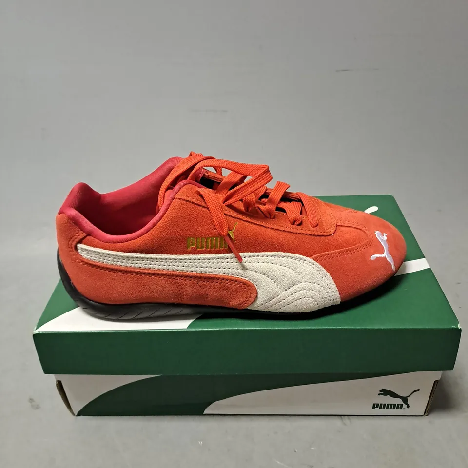 BOXED PAIR OF PUMA SPEEDCAT OG SHOES IN RED/WHITE SIZE 4.5