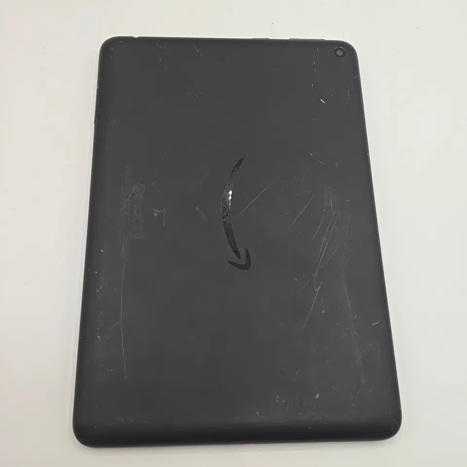 UNBOXED AMAZON TABLET IN BLACK - K72LL4
