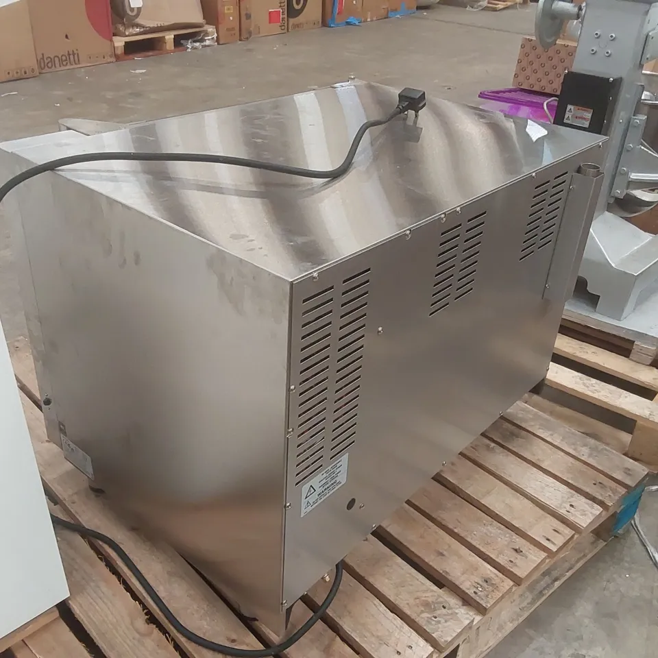 BLUE SEAL E31D4 COMMERCIAL TURBOFAN OVEN