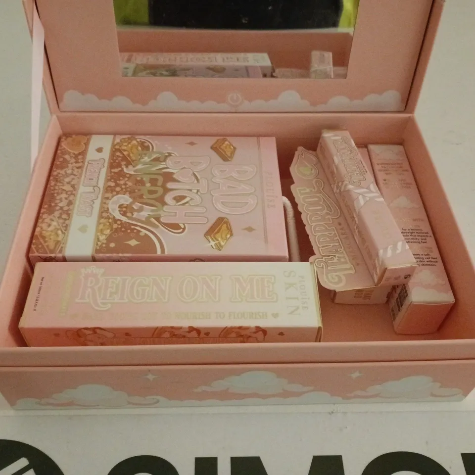 P.LOUISE MYSTERY GIFT BOX