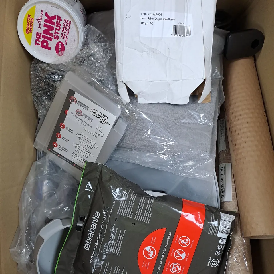 APPROXIMATELY 15 ASSORTED HOUSEHOLD ITEMS TO INCLUDE BIN BAGS, WALLPAPER, SEALANT ETC 