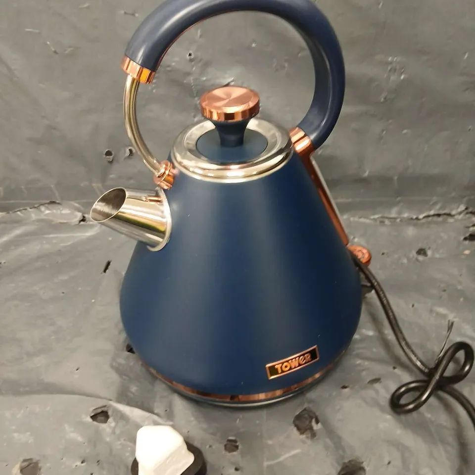 BOXED TOWER CAVALETTO 1.7L MIDNIGHT BLUE PYRAMID KETTLE 