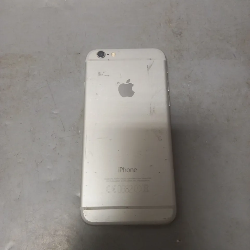 APPLE IPHONE 6 IN WHITE/SILVER