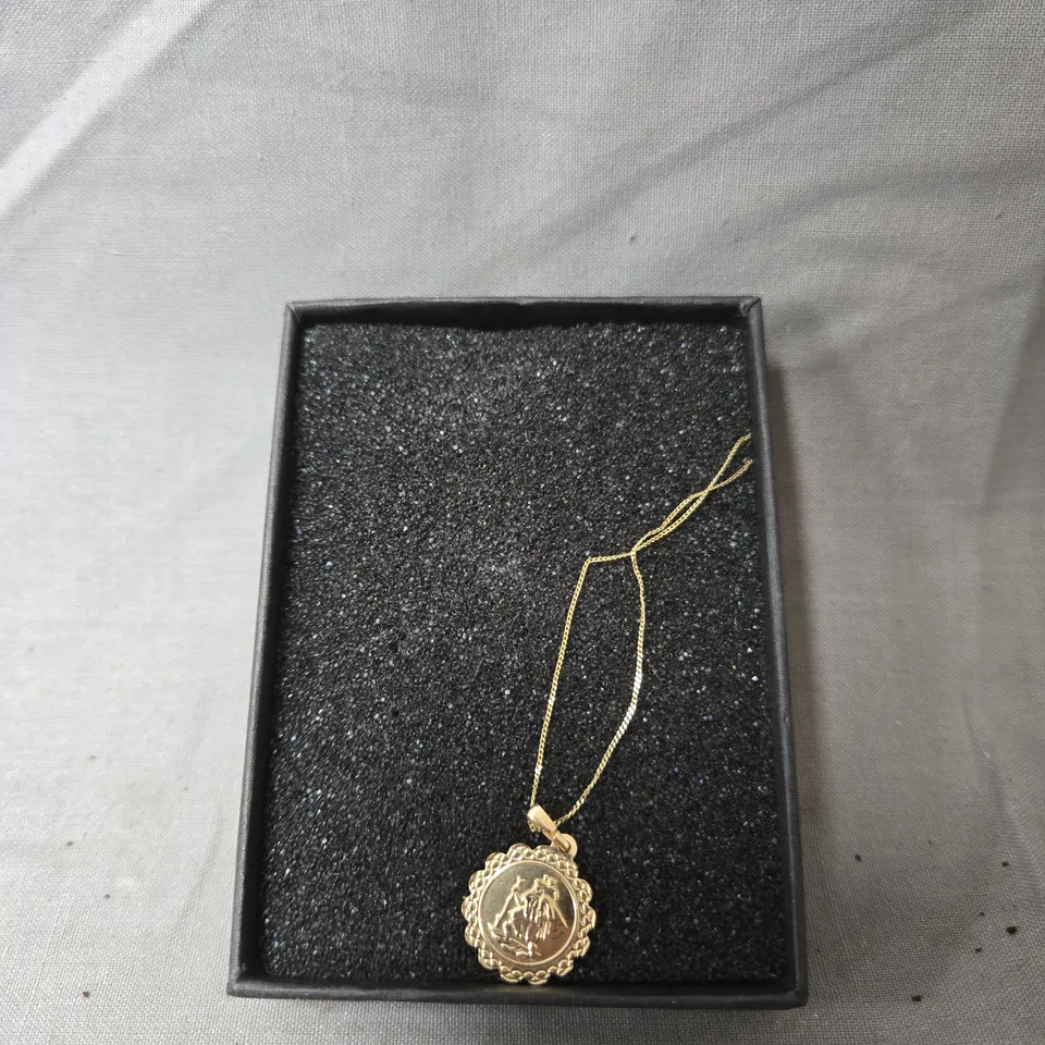9CT GOLD ST CHRISTOPHER MEDALLION WITH CURB CHAIN - COLLECTION ONLY