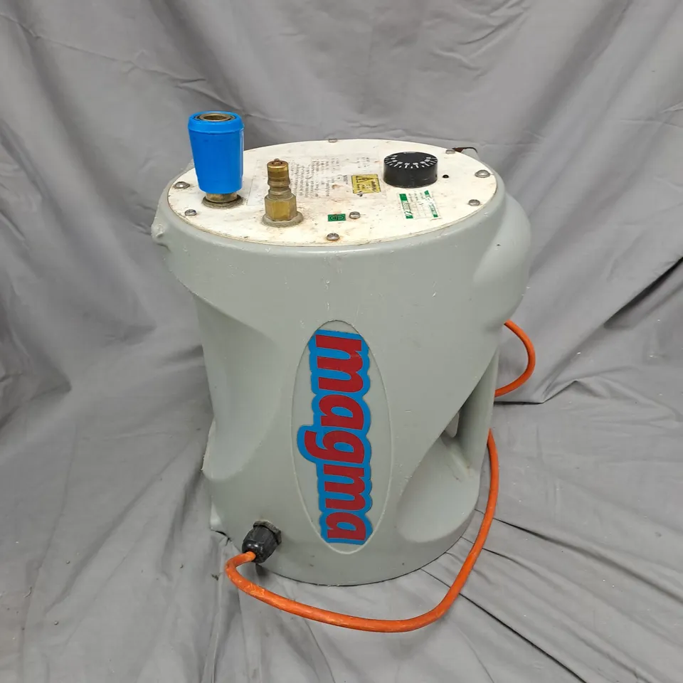 MAGMA HEATED WATER VACUUM CLEANER INDUSTRIAL ONLY ONE UNIT WITH NO ACCESSORIES 