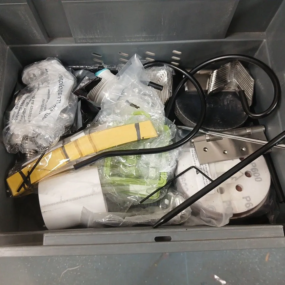 LOT OF ASSORTED HOUSEHOLD ITEMS TO INCLUDE FENDER SPARE PART, CUTTING DISCS AND CARD SLEEVES