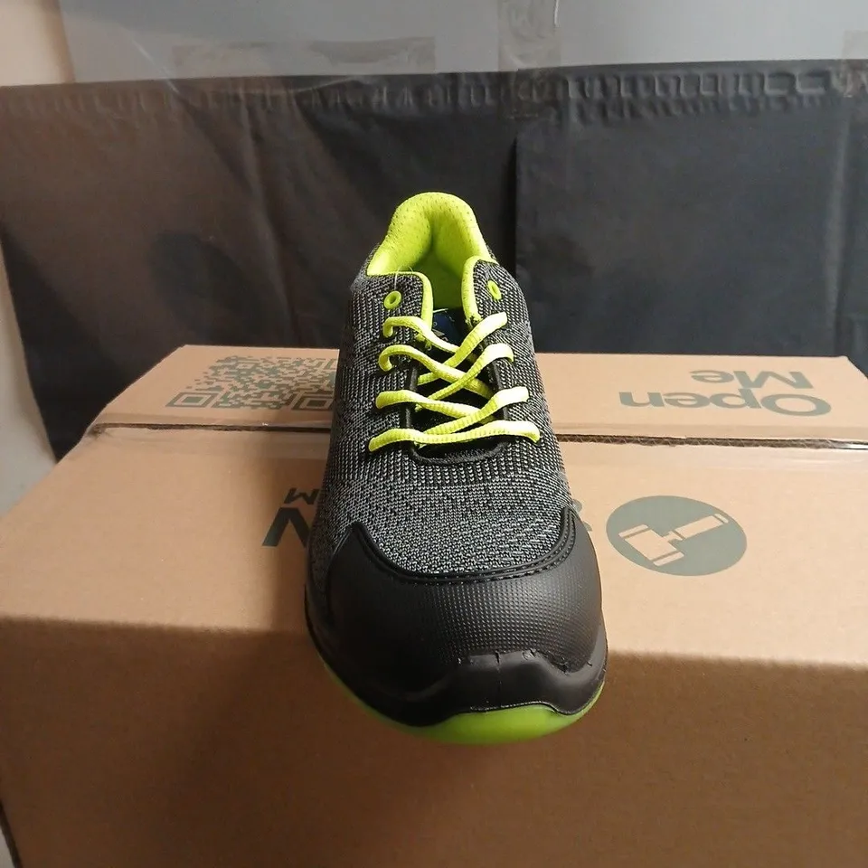 HIMALAYAN MEN'S GREY KNIT ATHLETIC SNEAKERS WITH NEON LIME ACCENTS – PAIR UK 10