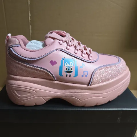 BOXED PAIR OF KOI PINK PLATFORM SNEAKERS WITH GLITTER TOE CAP – SIZE 11