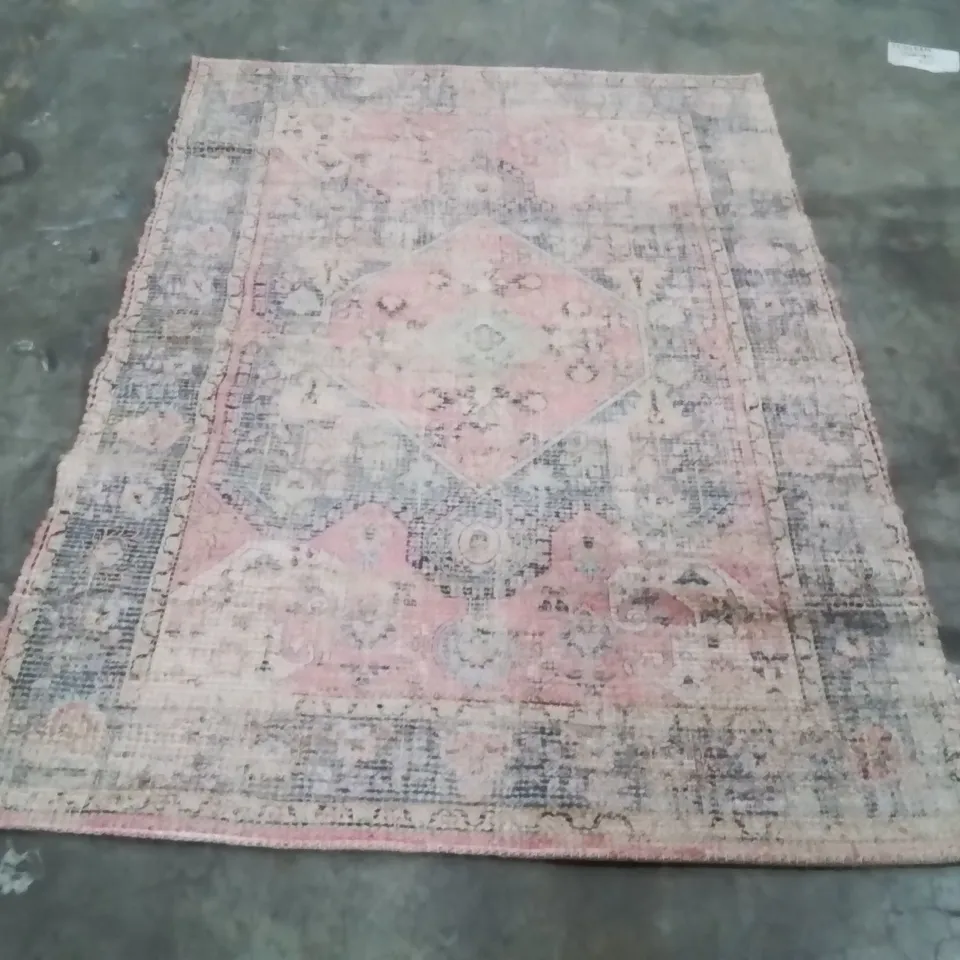 QUALITY DESIGNER AREA RUG - APPROXIMATELY 170X120CM