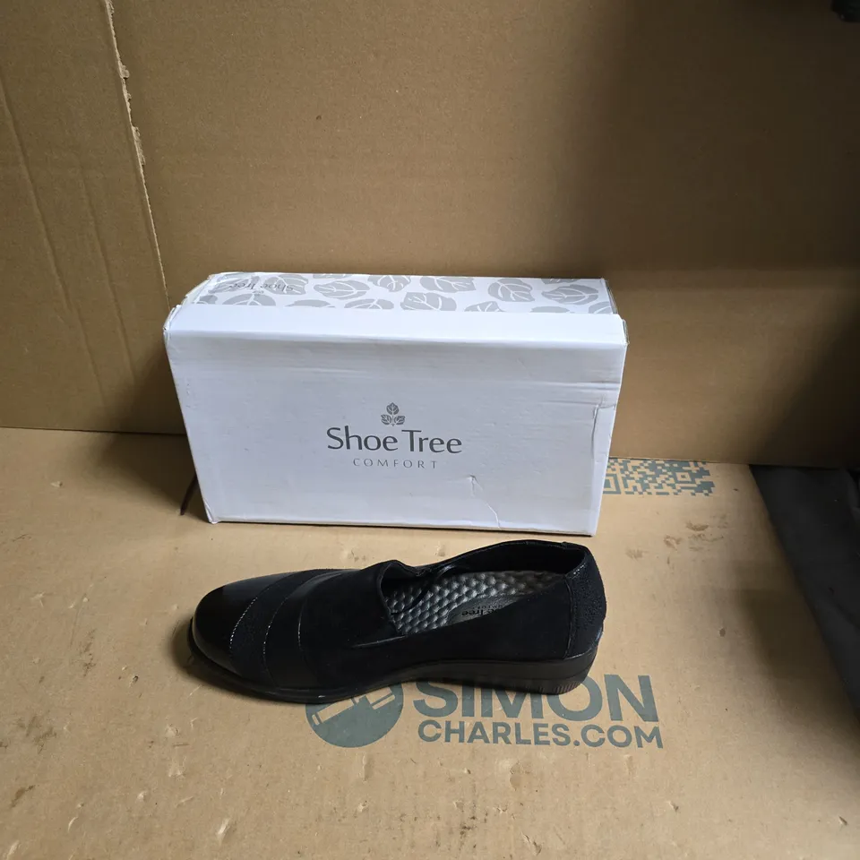 SHOE TREE COMFORT WOMEN'S BLACK LEATHER-LOOK SLIP-ON LOAFERS - UK SIZE 6