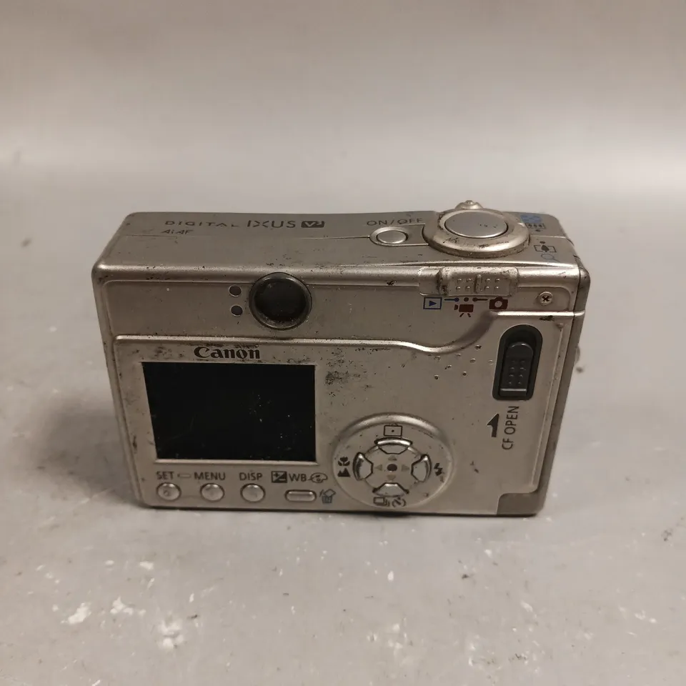 CANON IXUS V3 DIGITAL CAMERA 