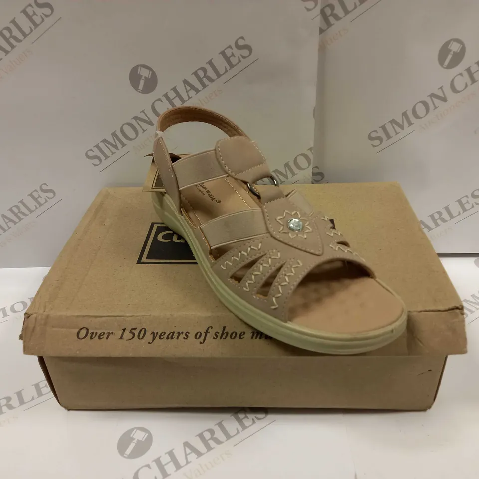 BOXED PAIR OF CUSHION-WALK OPEN TOE SANDALS UK SIZE 5
