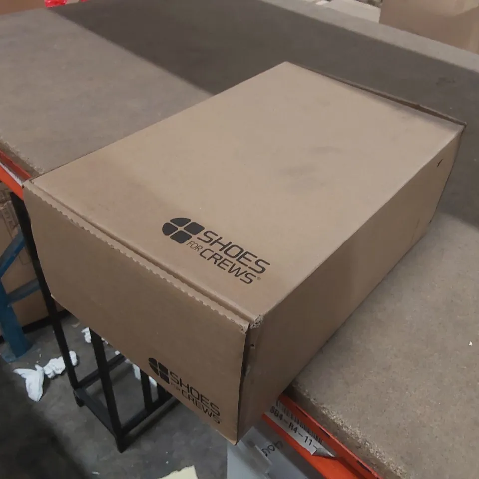 BRAND NEW BOXED SHOES FOR CREWS EXECUTIVE WING TIP IV SHOES - SIZE 10