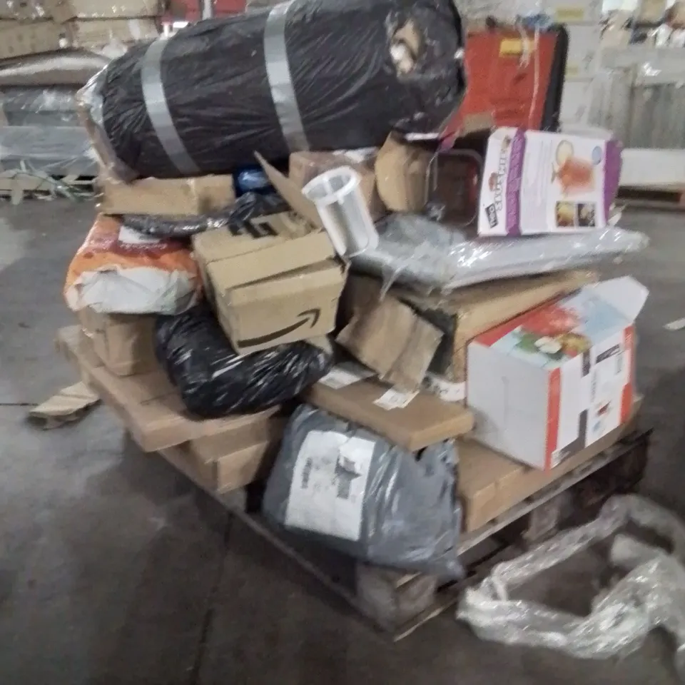 PALLET OF ASSORTED HOUSEHOLD GOODS AND PRODUCTS TO INCLUDE;STEAM MOP,SLUSHIE MACHINE,CLOTHES AIRER
