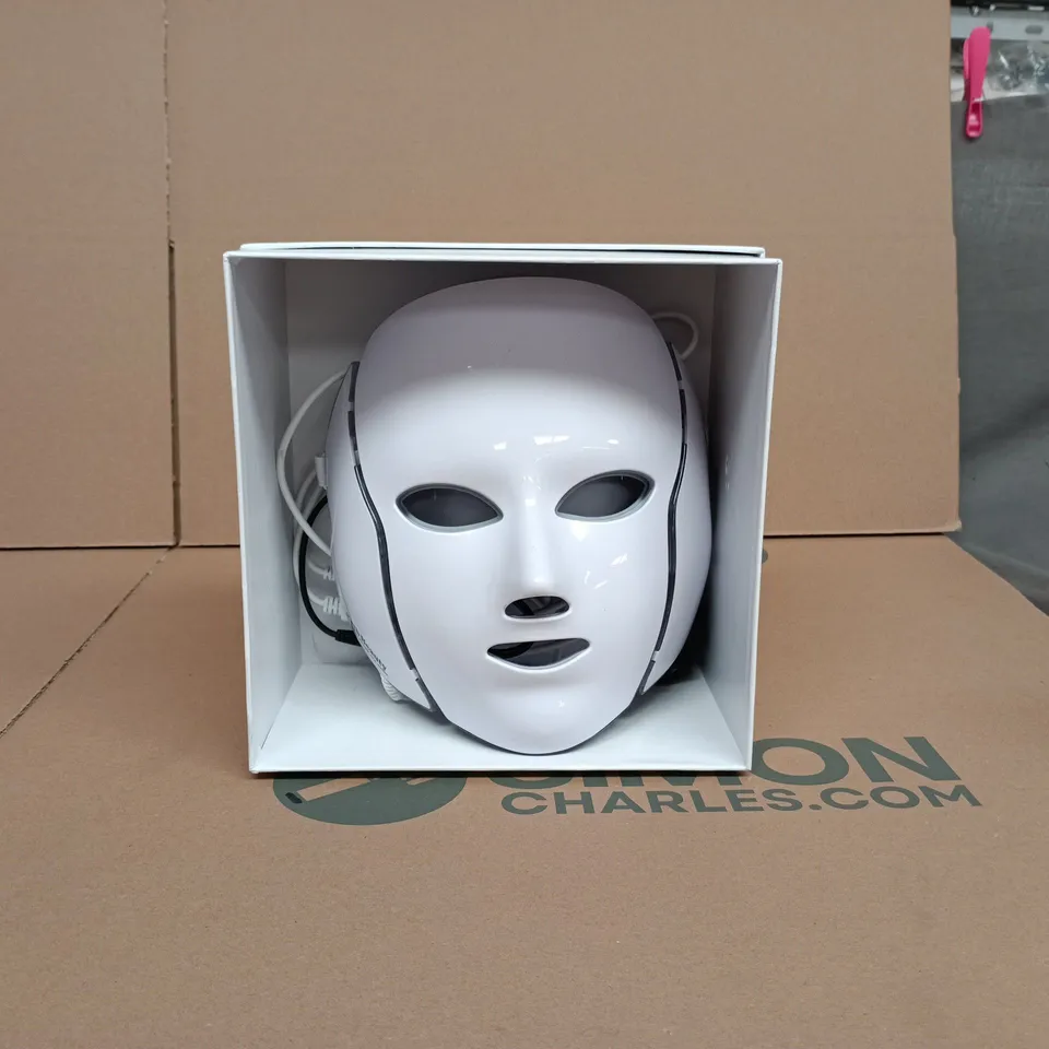 ERTH BEAUTY ELECTRICALS LIMITED EDITION PRO 7 COLOUR LED MASK BOXED