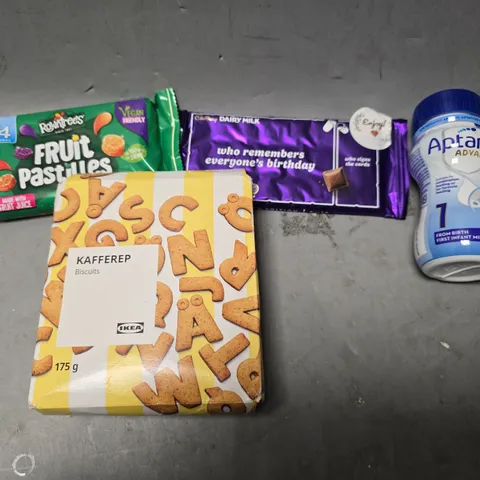 APPROXIMATELY 6 ASSORTED FOOD & DRINK ITEMS TO INCLUDE - APTAMIL ADVANCED 1 , ROWNTREES FRUIT PASTILLES ETC