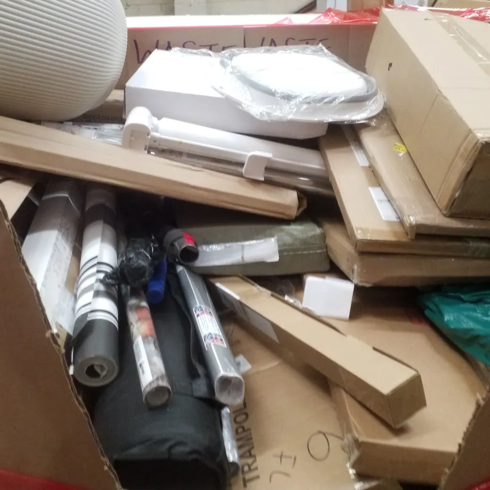 PALLET CONTAINING ASSORTED PRODUCTS INCLUDINGLEVEL HORIZONTAL BAR, LED BATTEN LIGHT, KIDS SCOOTER, VAULTX BINDER & TRAMPOLINE