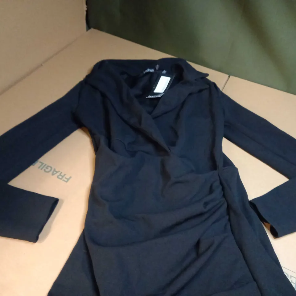 BOOHOO BLACK WRAP DETAIL FITTED BLAZER DRESS - SIZE 8