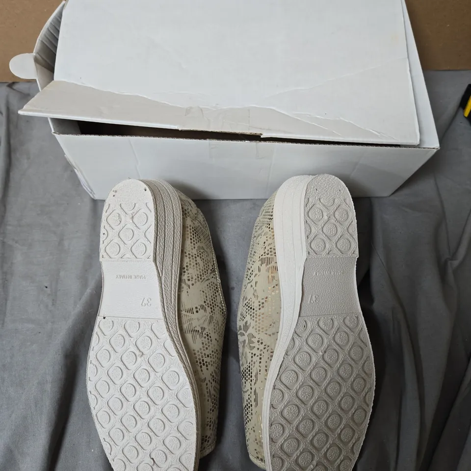 BEIGE LACE SLIP-ON SANDALS – UK 4 (EU 37) – WOMEN'S