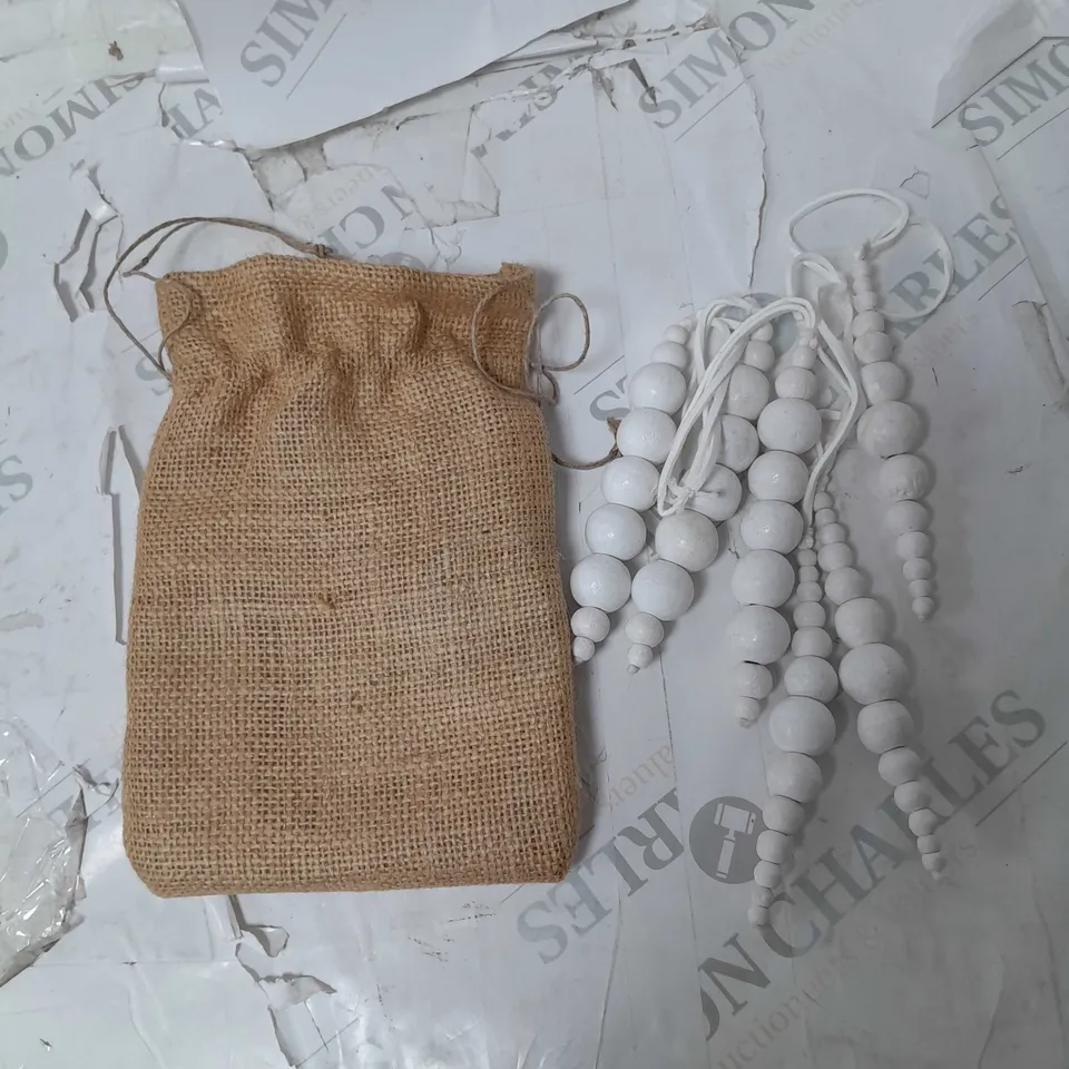 K BY SET 6 WHITE BEAD DECORATION