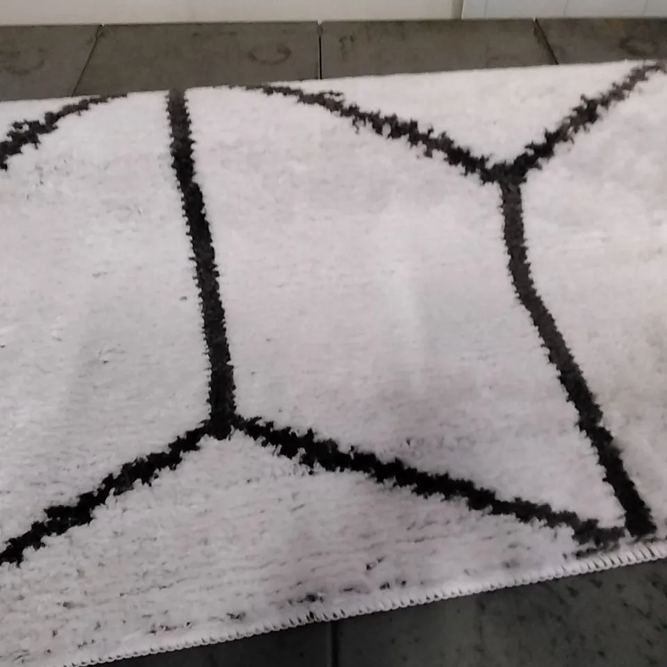 BRAND NEW PACO HOME KAUNAS CARPET IN WHITE-ANTHRACITE - 80X150CM