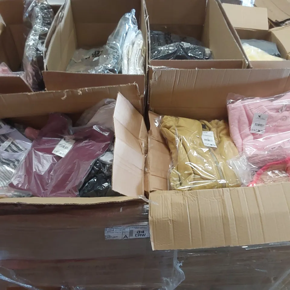 PALLET CONTAINING A LARGE QUANTITY OF BRAND NEW ASSORTED PRODUCTS INCLUDING: JEANS, JUMPERS, BIKINIS, SHIRTS, PARKA COAT ECT