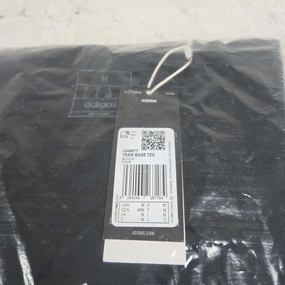 ADIDAS TEAM BASE T SHIRT BLACK MEDIUM TAGGED BAGGED