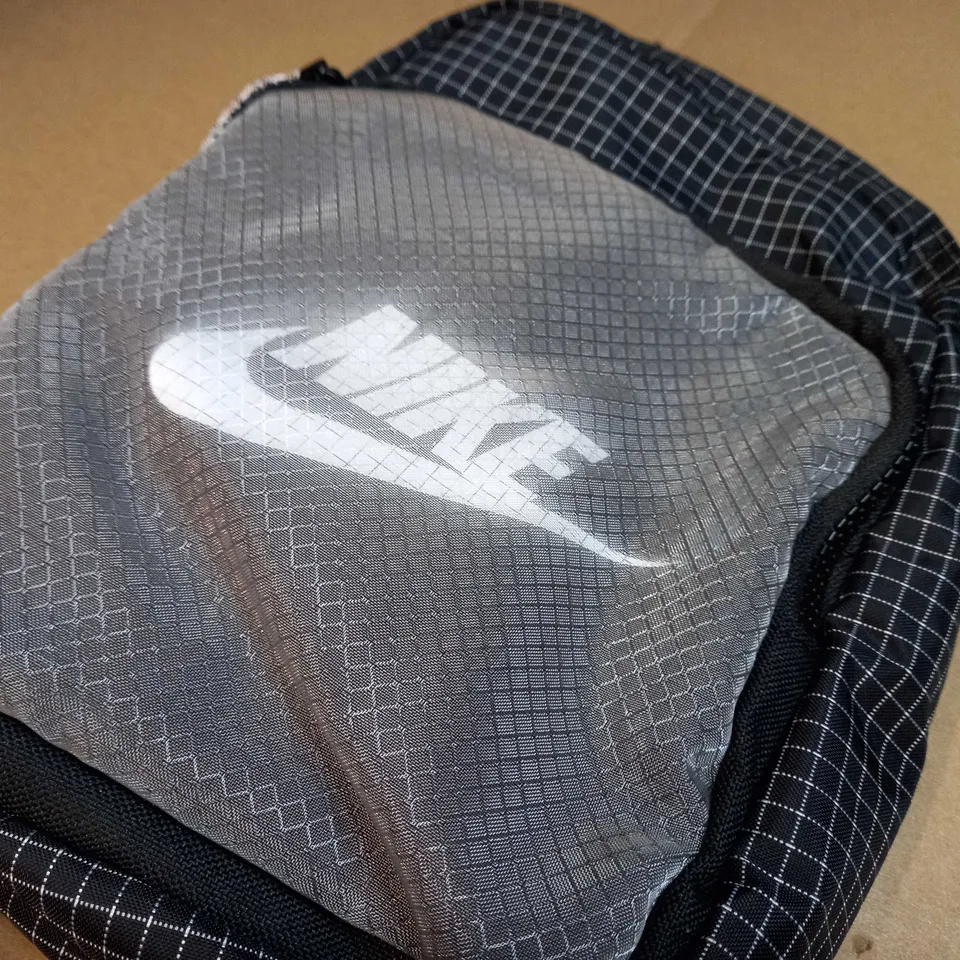 NIKE BLACK/WHITE CHECK SMALL MESSENGER STYLE BAG