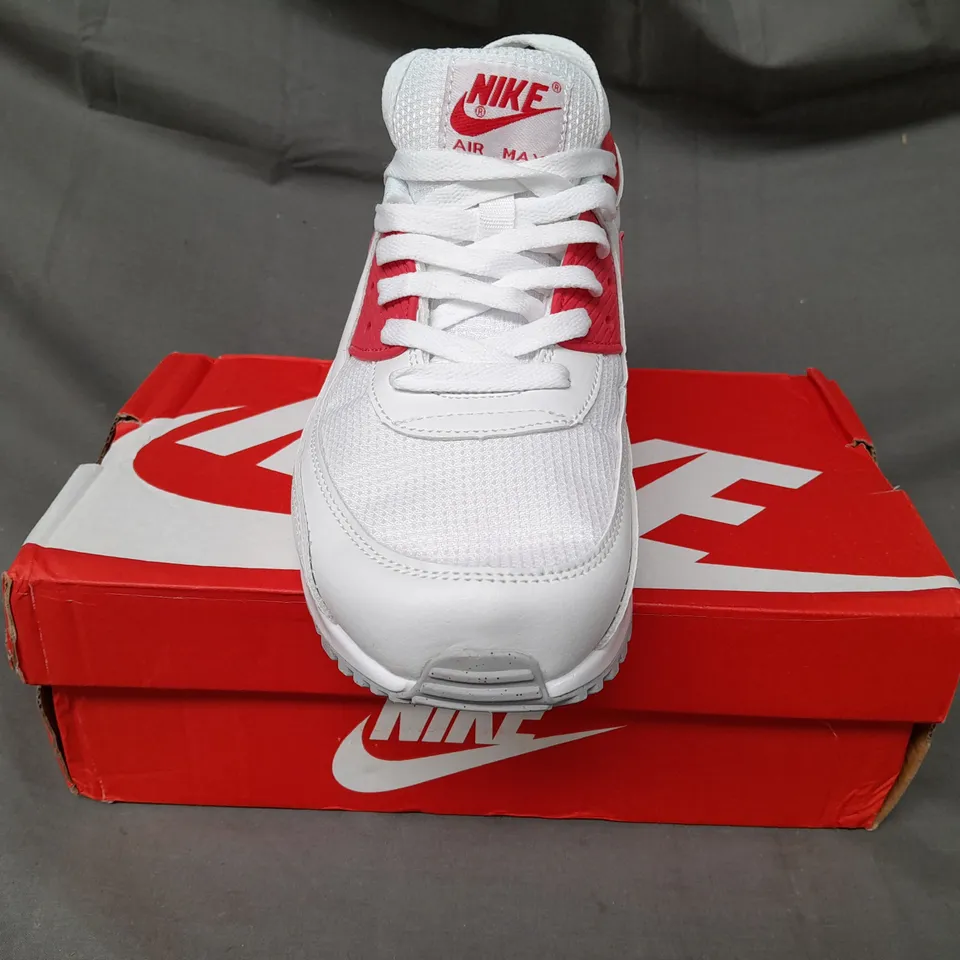 BOXED PAIR OF NIKE AIR MAX 90 SHOES IN WHITE/RED UK SIZE 9