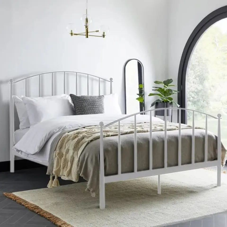 BOXED BRISTOL WHITE METAL BED IN WHITE - SUPER KING (2 BOXES )
