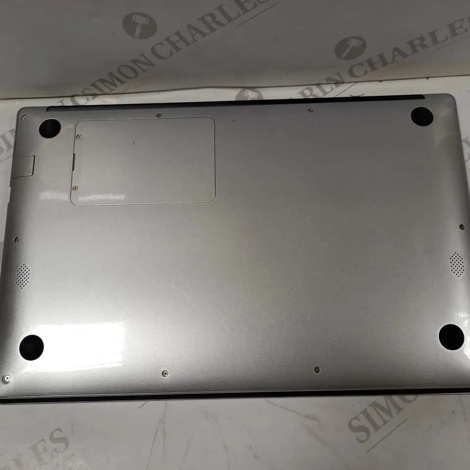 WINDOWS 10 POLY NUCLEAR SERIES LAPTOP - SILVER (SIZE UNKNOWN)