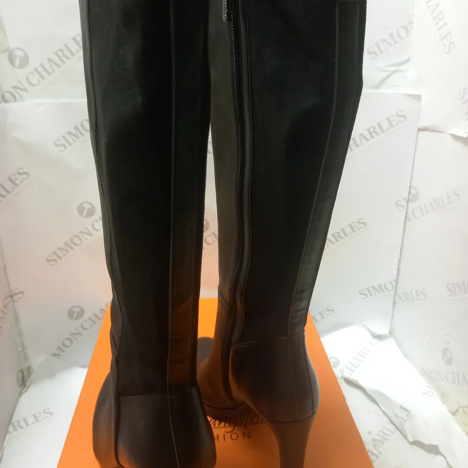 BOXED RUTH LANGSFORD FASHION BOOTS - SIZE 4