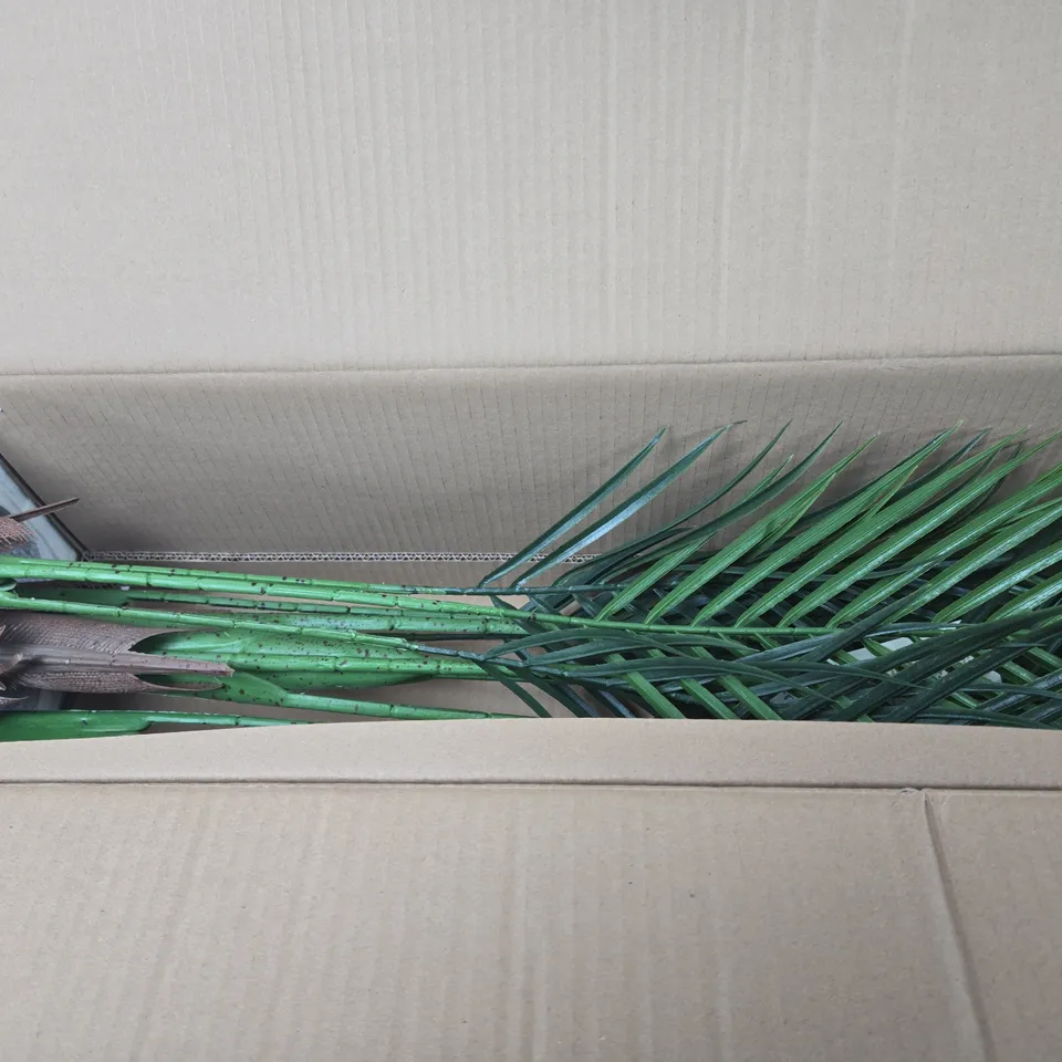 BOXED SMART GARDEN 124CM PHOENIX PALM